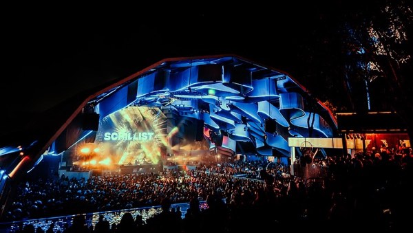 Schillist live at night